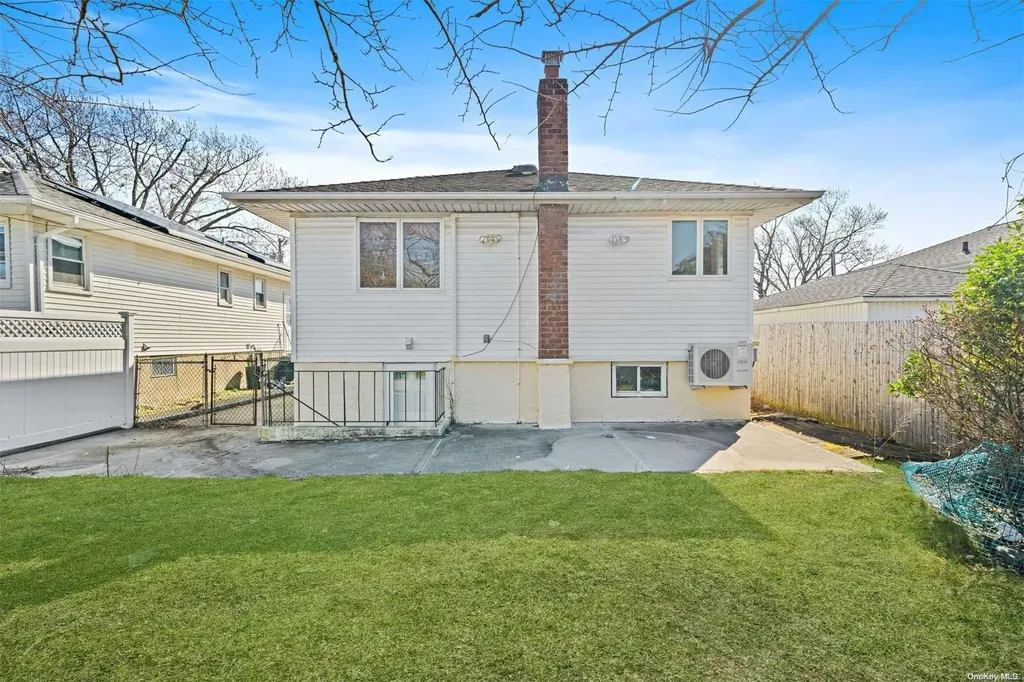 3276 Murdock Avenue Oceanside NY 11572