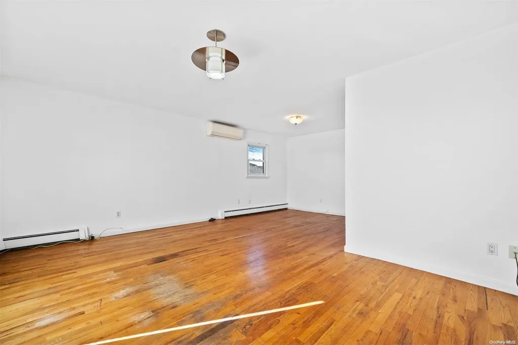 3276 Murdock Avenue Oceanside NY 11572