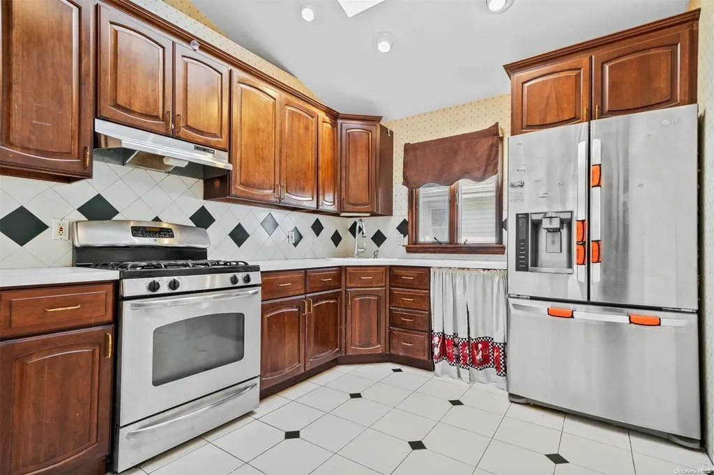 3276 Murdock Avenue Oceanside NY 11572