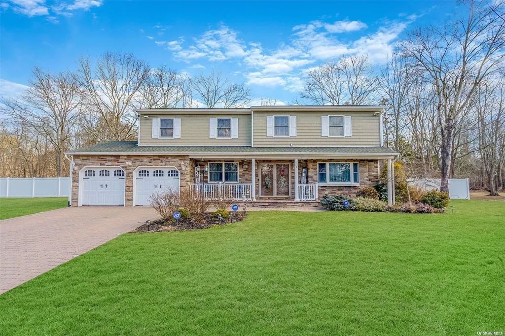 11 Eason Drive Ridge NY 11961