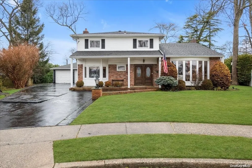 8 Bonnie Lane Massapequa NY 11758