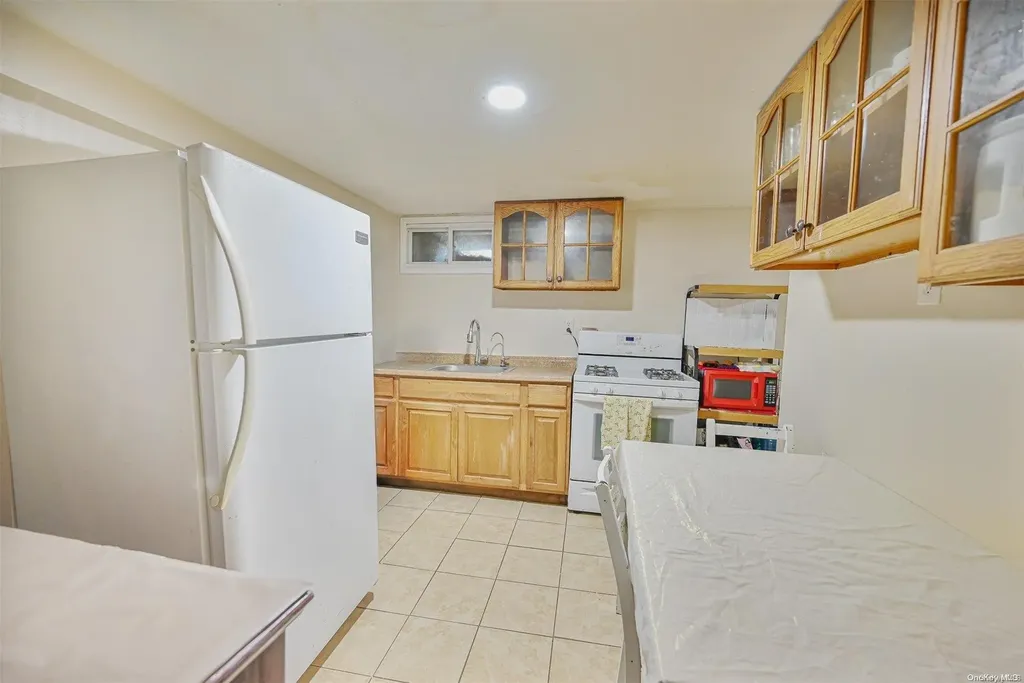 39 E Walnut Street Central Islip NY 11722