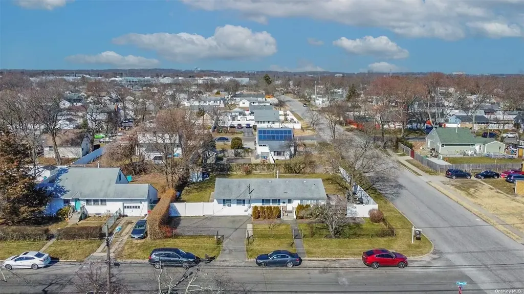 39 E Walnut Street Central Islip NY 11722