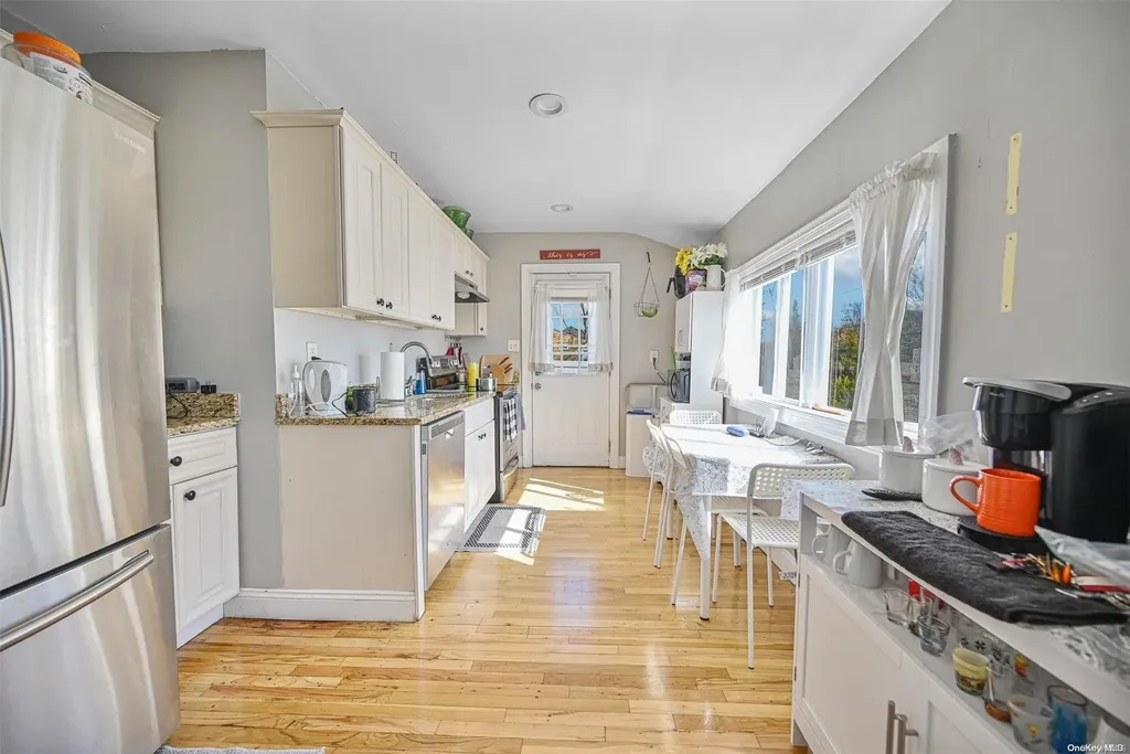 39 E Walnut Street Central Islip NY 11722