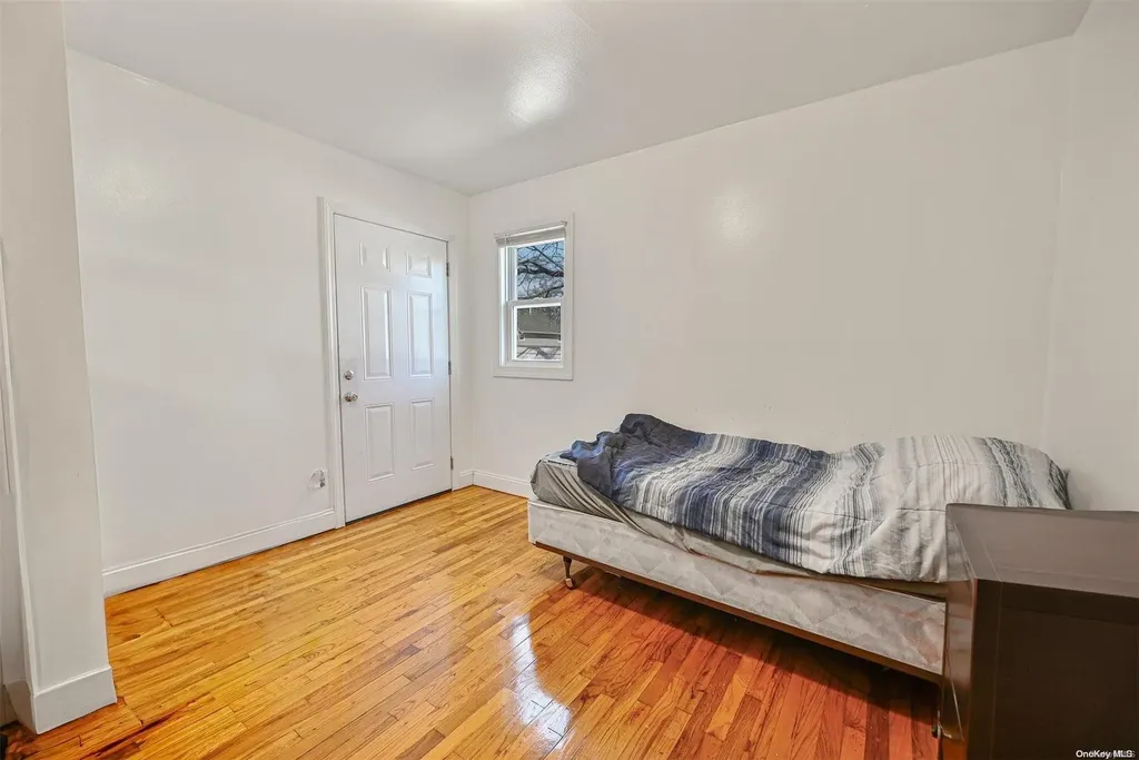 39 E Walnut Street Central Islip NY 11722
