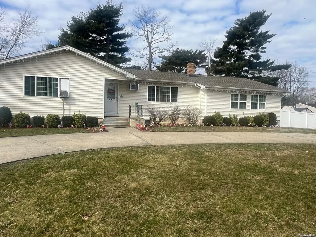48 Violet Street Central Islip NY 11722