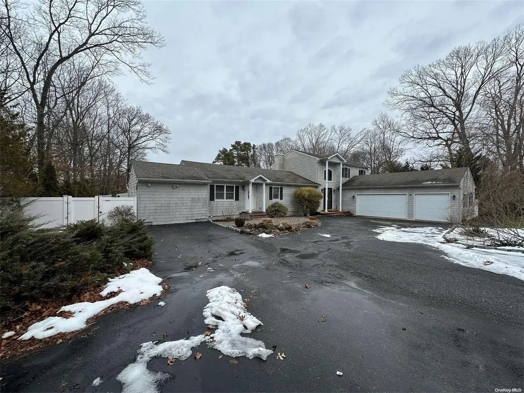 75 Whiskey Road Coram NY 11727