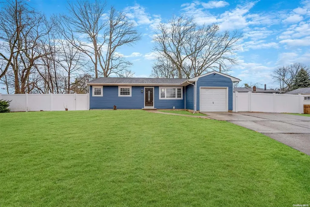 16 Concourse Street Ronkonkoma NY 11779