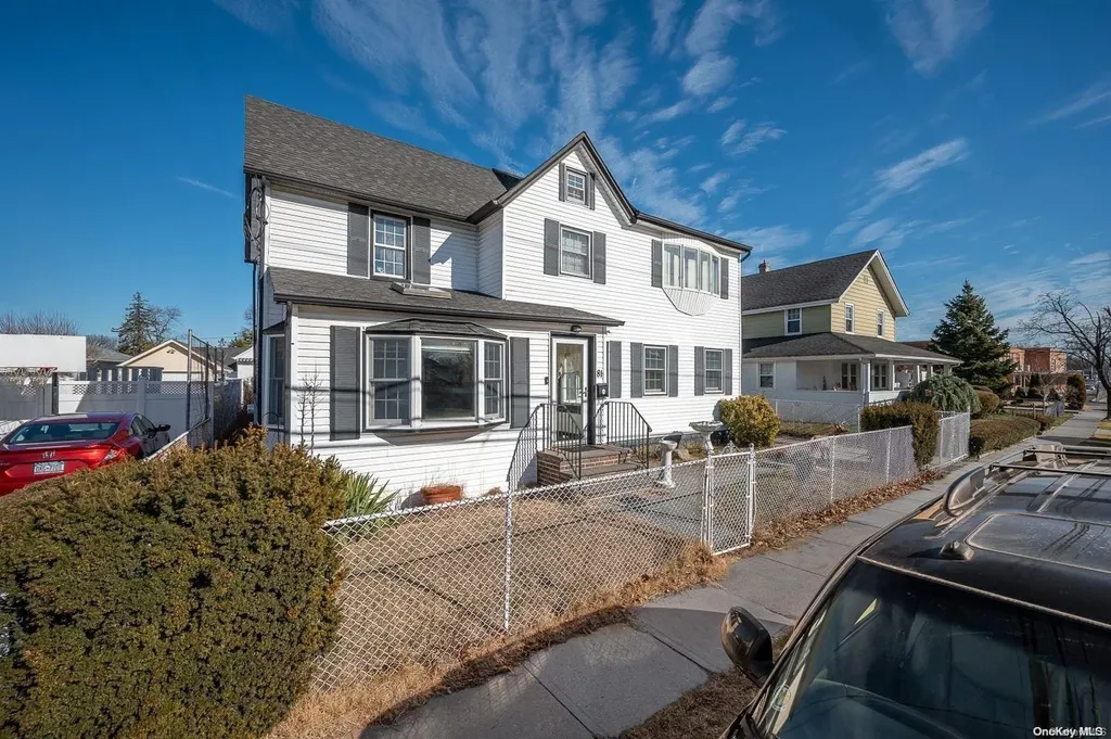 81 Merle Avenue Oceanside NY 11572