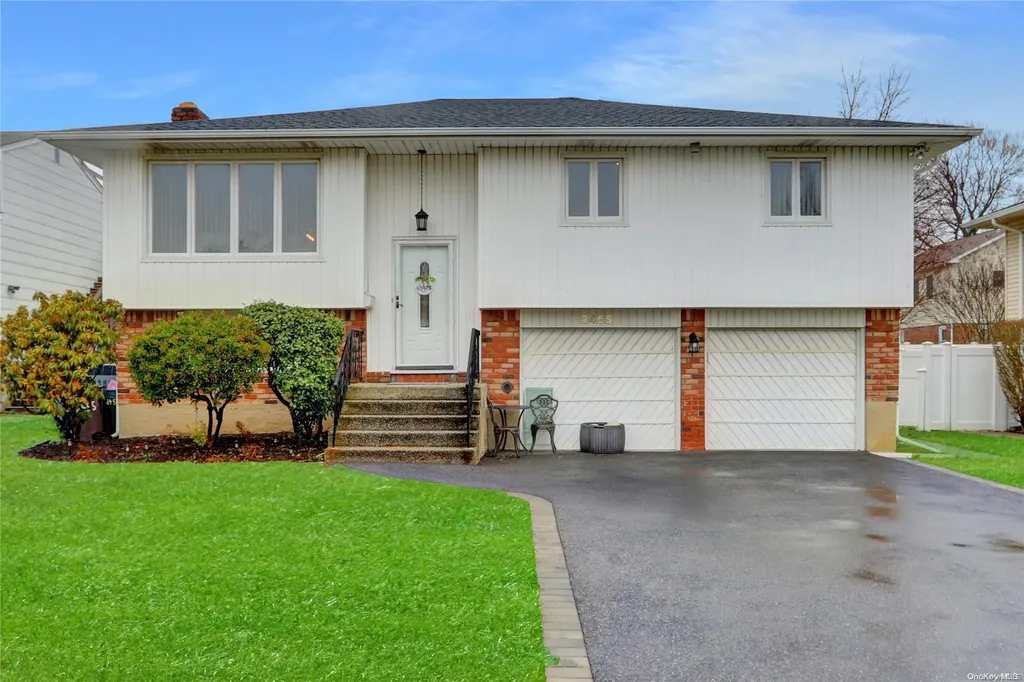 2455 Seebode Court Bellmore NY 11710
