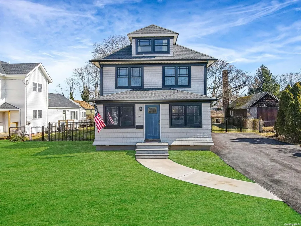 171 Bay Avenue Patchogue NY 11772