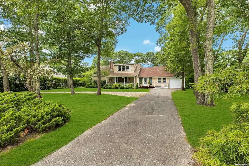 4 Wilson Drive Hampton Bays NY 11946