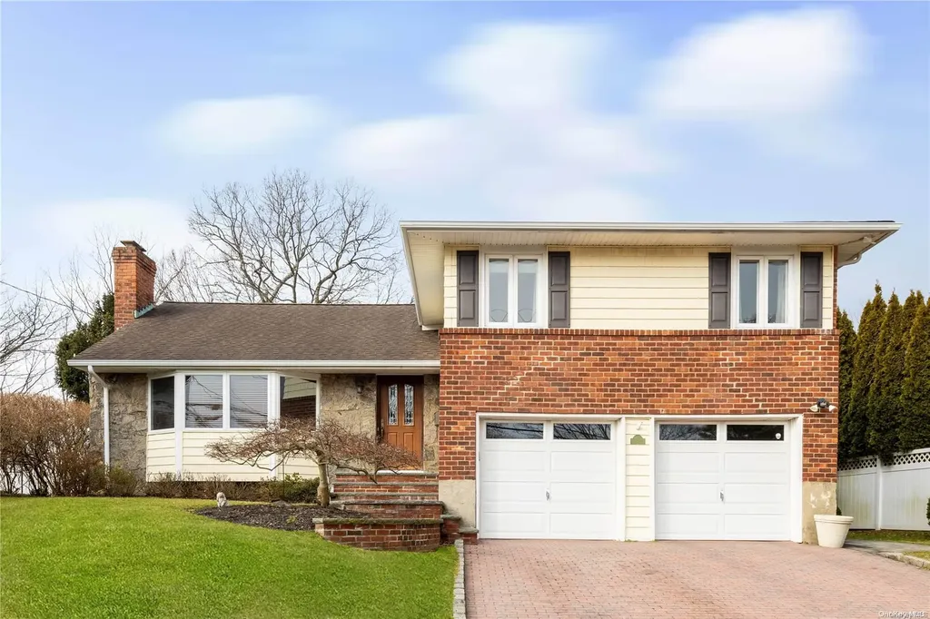 82 Hill Drive Oyster Bay NY 11771