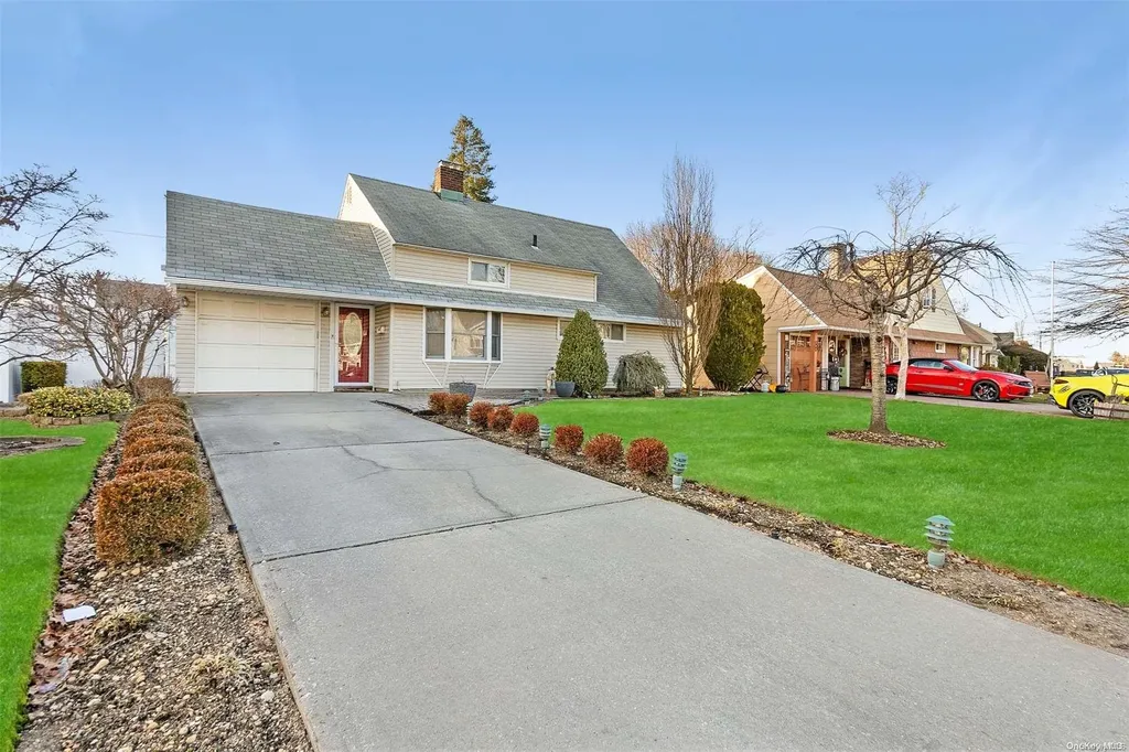 73 Barrister Road Levittown NY 11756