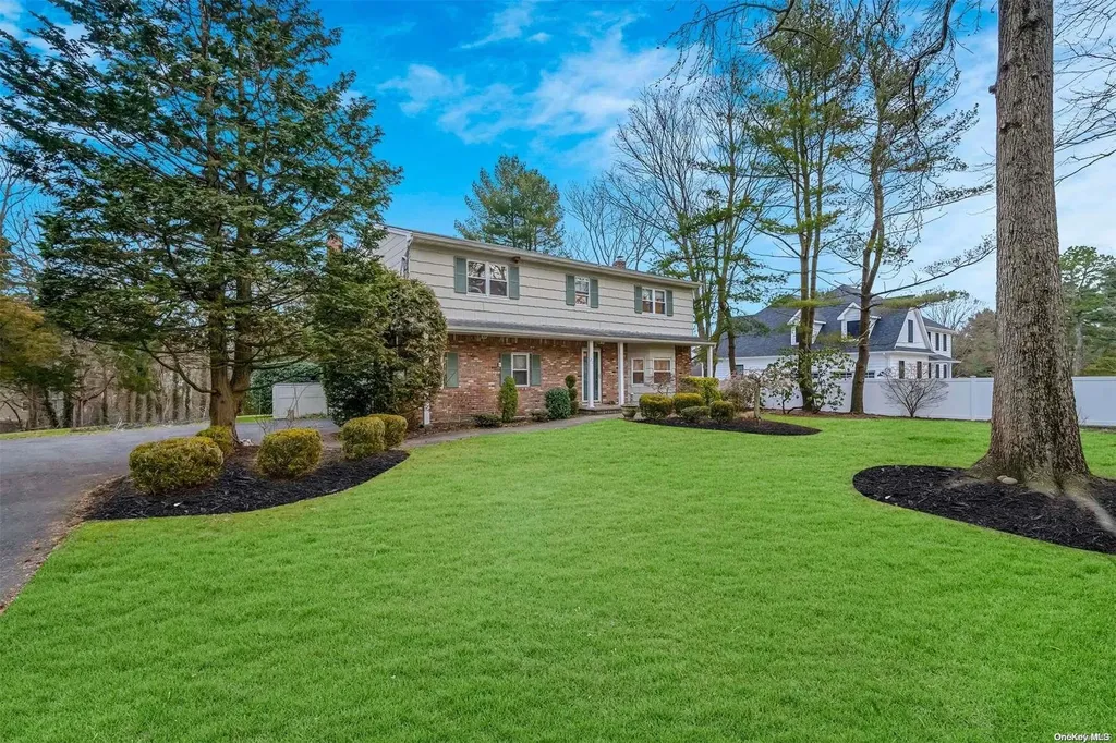 20 Grayon Drive Dix Hills NY 11746