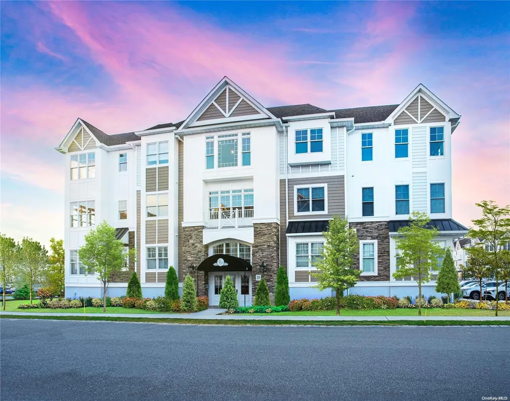 17201 Aspenwood Drive Plainview NY 11803