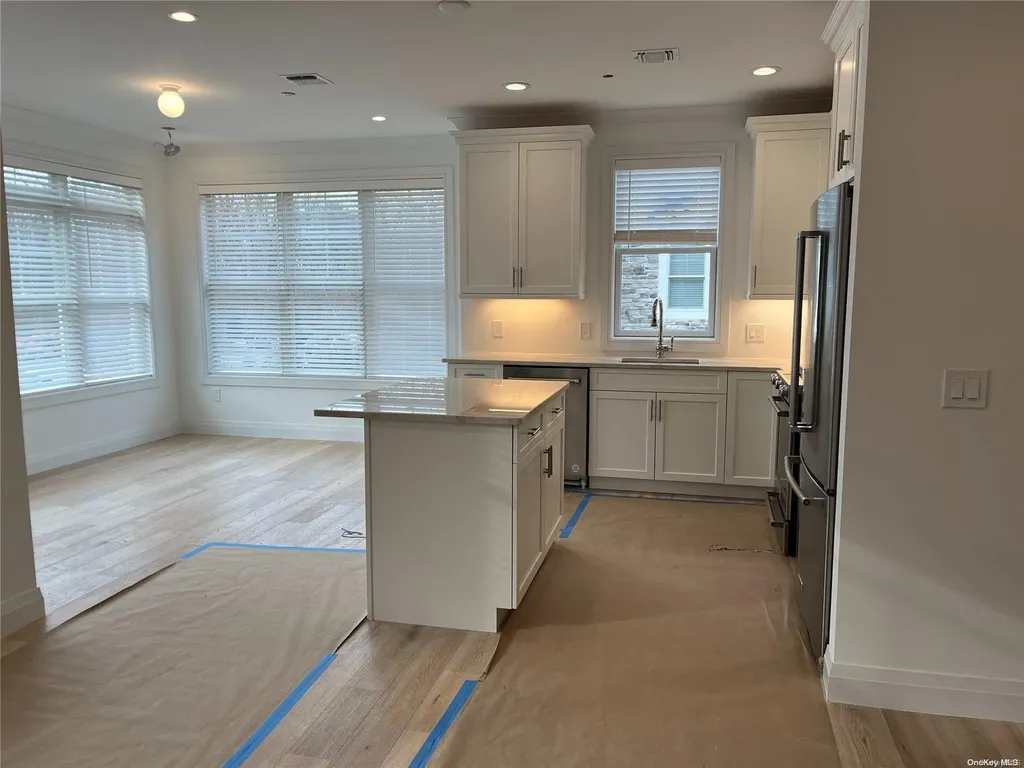17201 Aspenwood Drive Plainview NY 11803