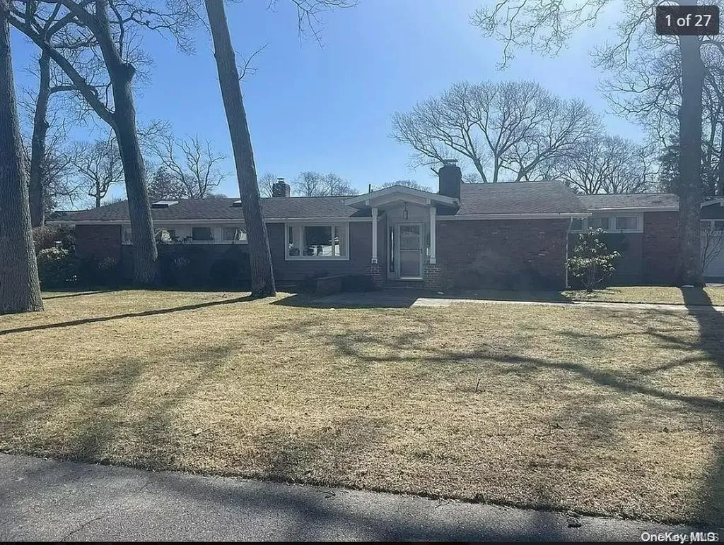 12 Bay 2nd Street Islip NY 11751