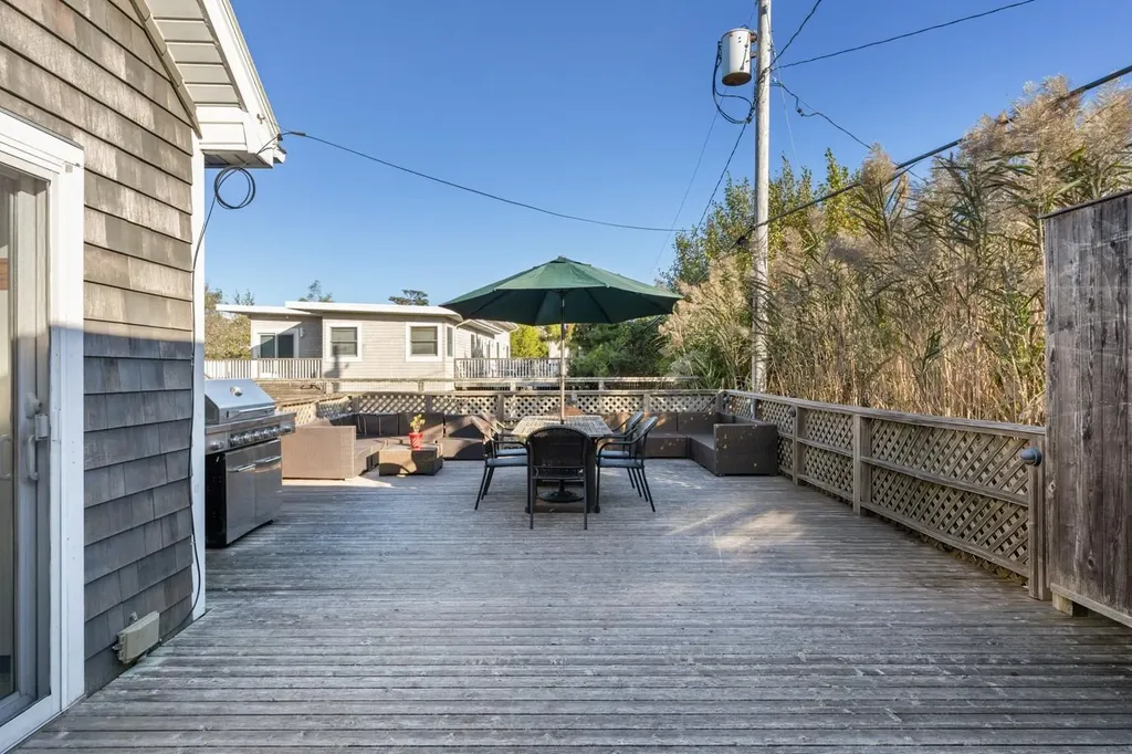 38 Homesite Avenue Seaview NY 11770