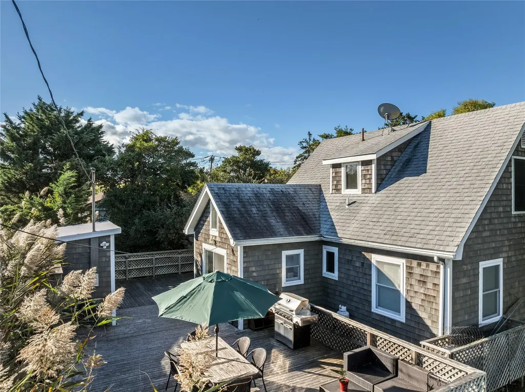 38 Homesite Avenue Seaview NY 11770