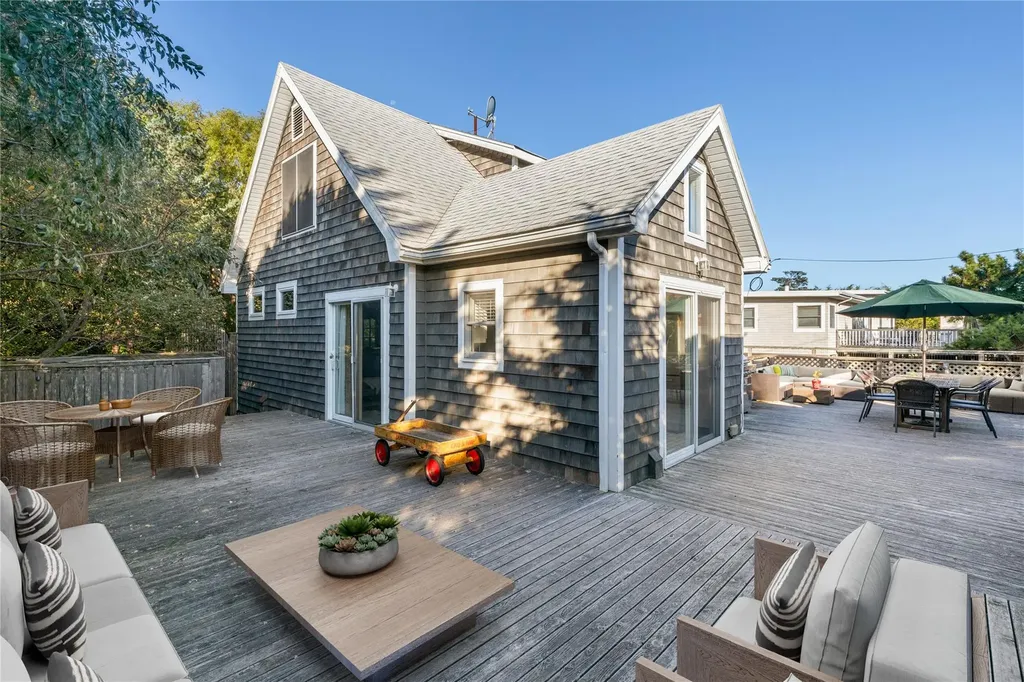 38 Homesite Avenue Seaview NY 11770