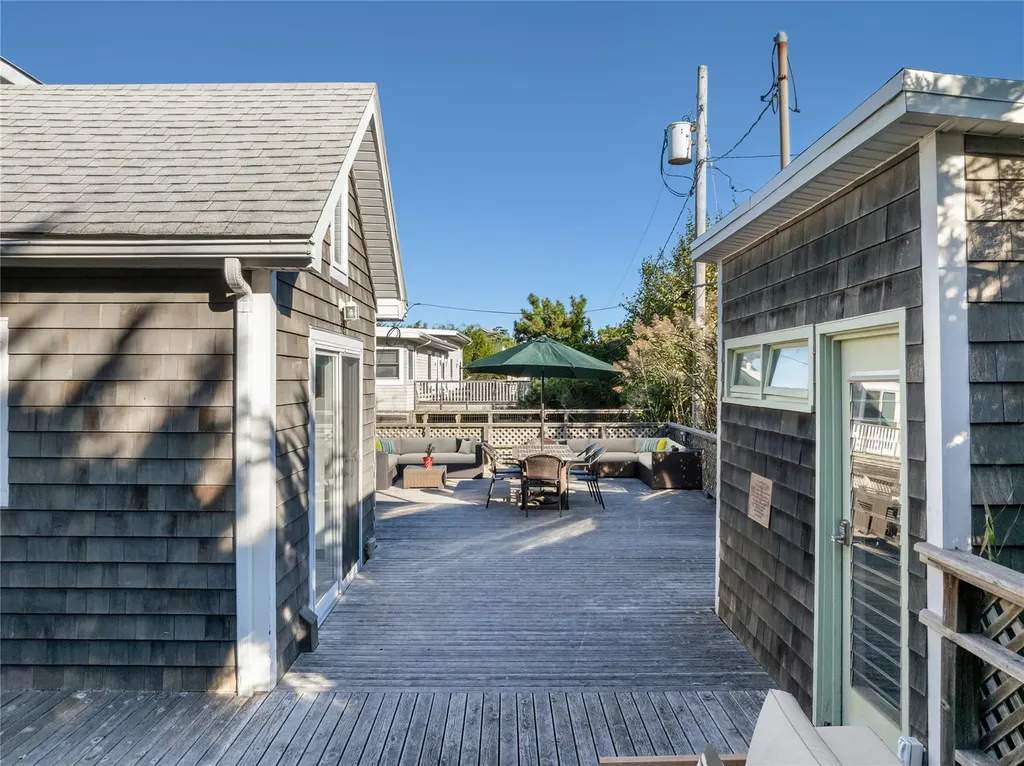 38 Homesite Avenue Seaview NY 11770