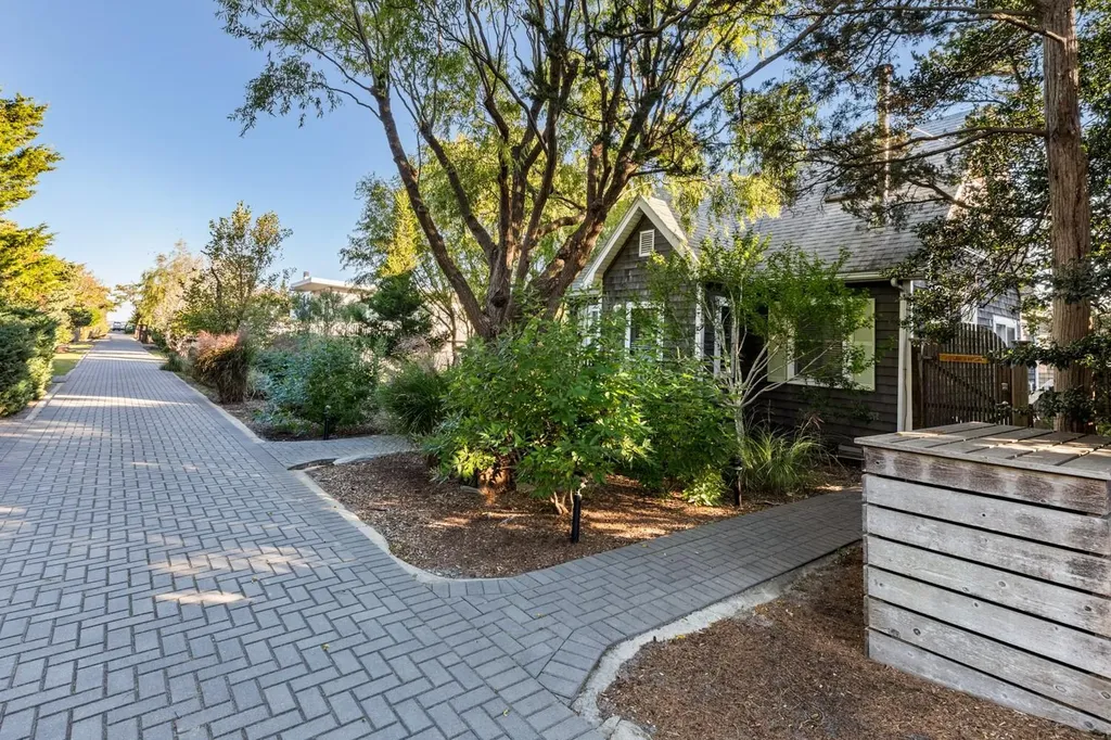 38 Homesite Avenue Seaview NY 11770