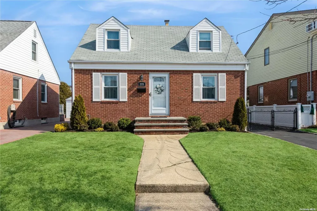 378 White Road Mineola NY 11501