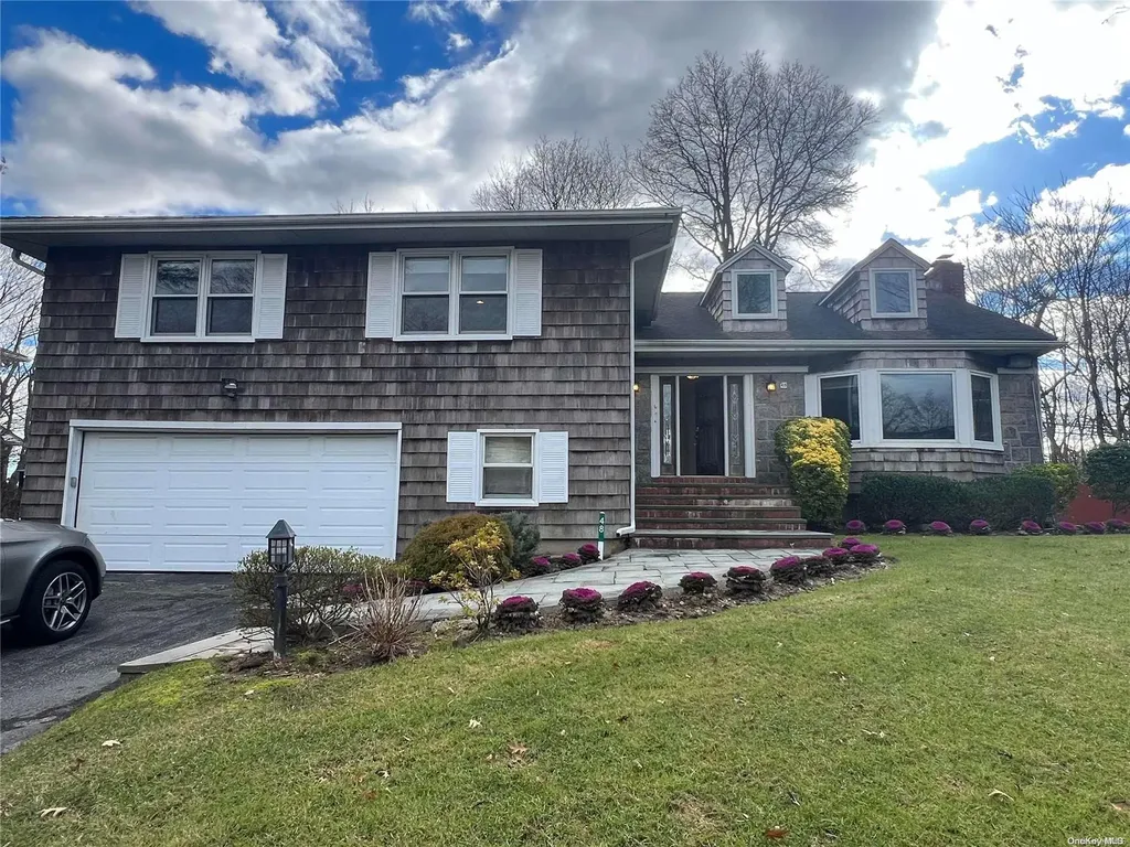 48 Old Field Lane Great Neck NY 11020
