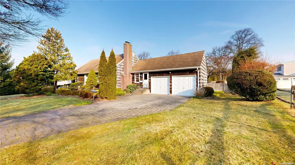 53 Raymond Street Islip NY 11751