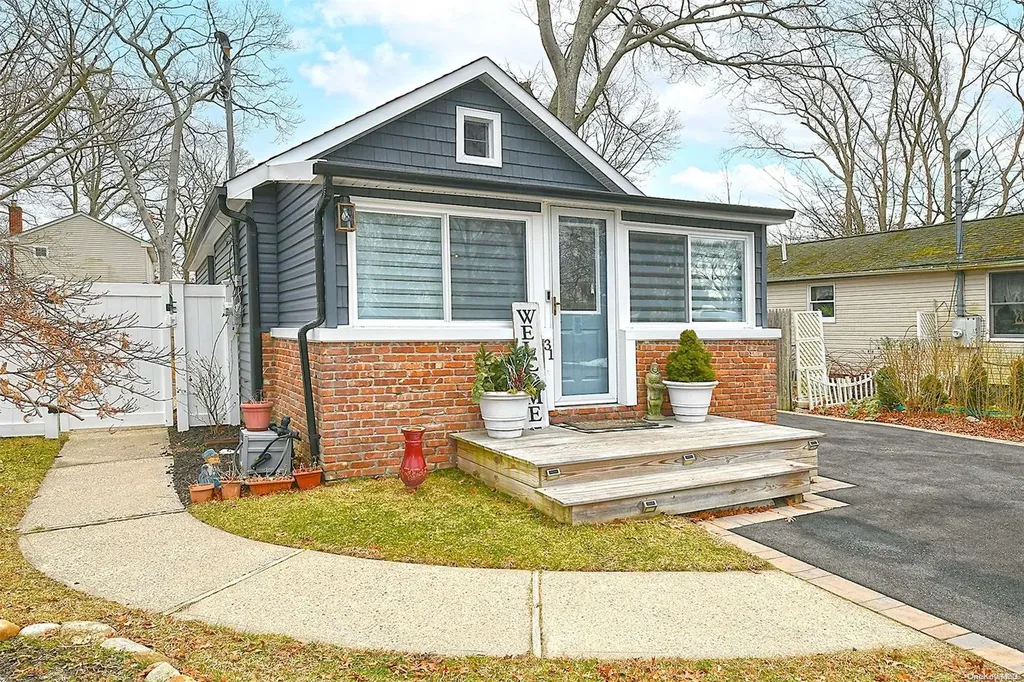 31 Sherman Street Patchogue NY 11772