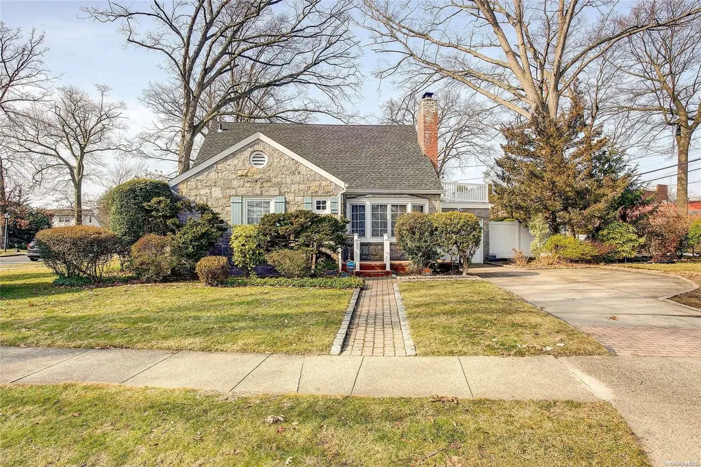 101 Hillside Park Drive New Hyde Park NY 11040