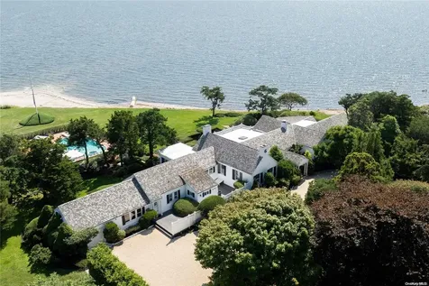 16 Point Road Bellport Village NY 11713