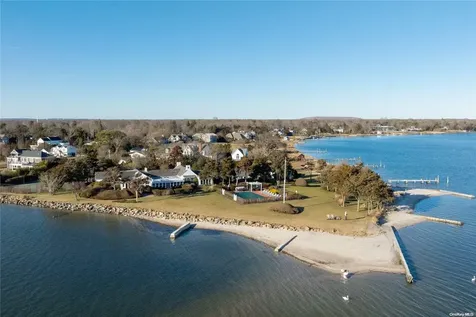 16 Point Road Bellport Village NY 11713