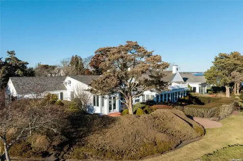 16 Point Road Bellport Village NY 11713