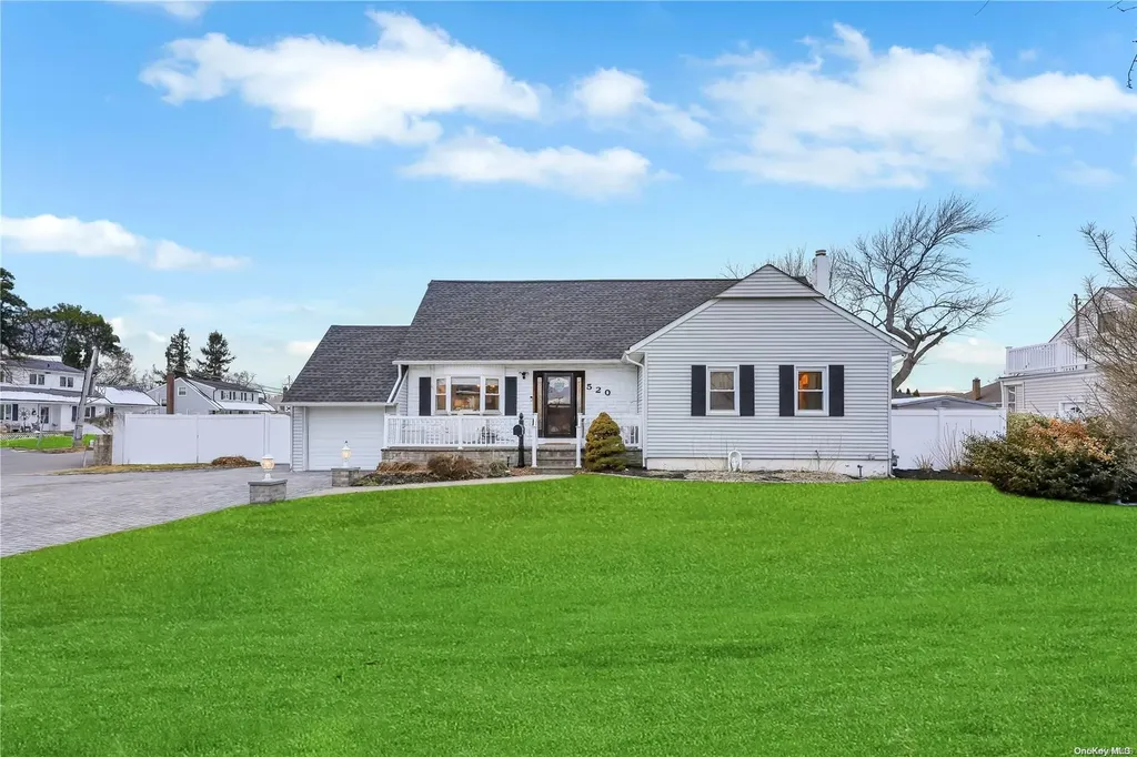 520 Keith Lane West Islip NY 11795