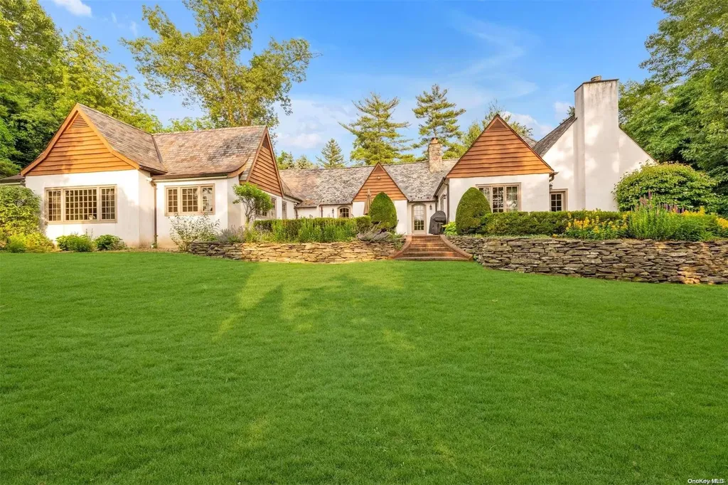 35 Amherst Road Great Neck NY 11021