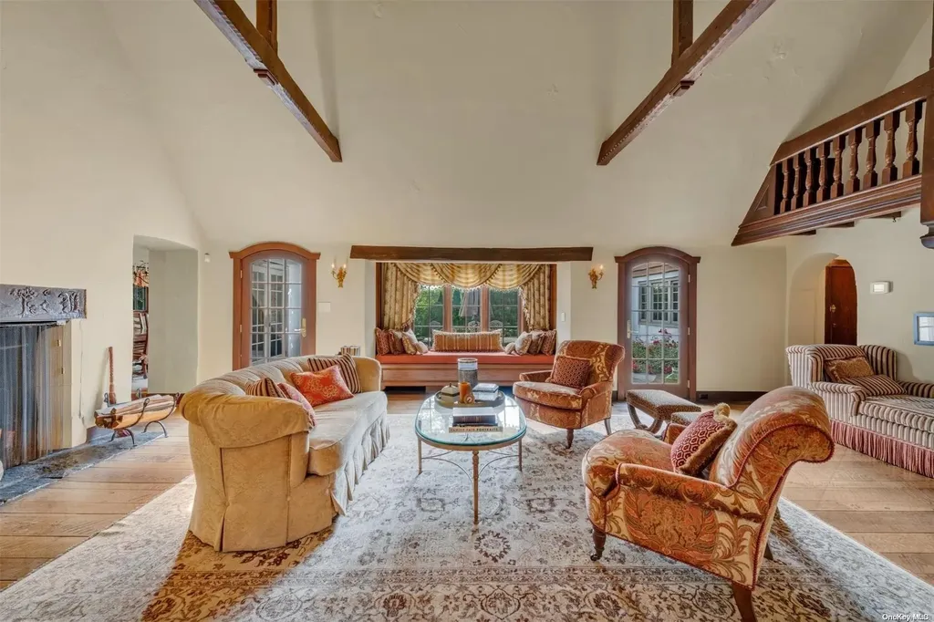 35 Amherst Road Great Neck NY 11021