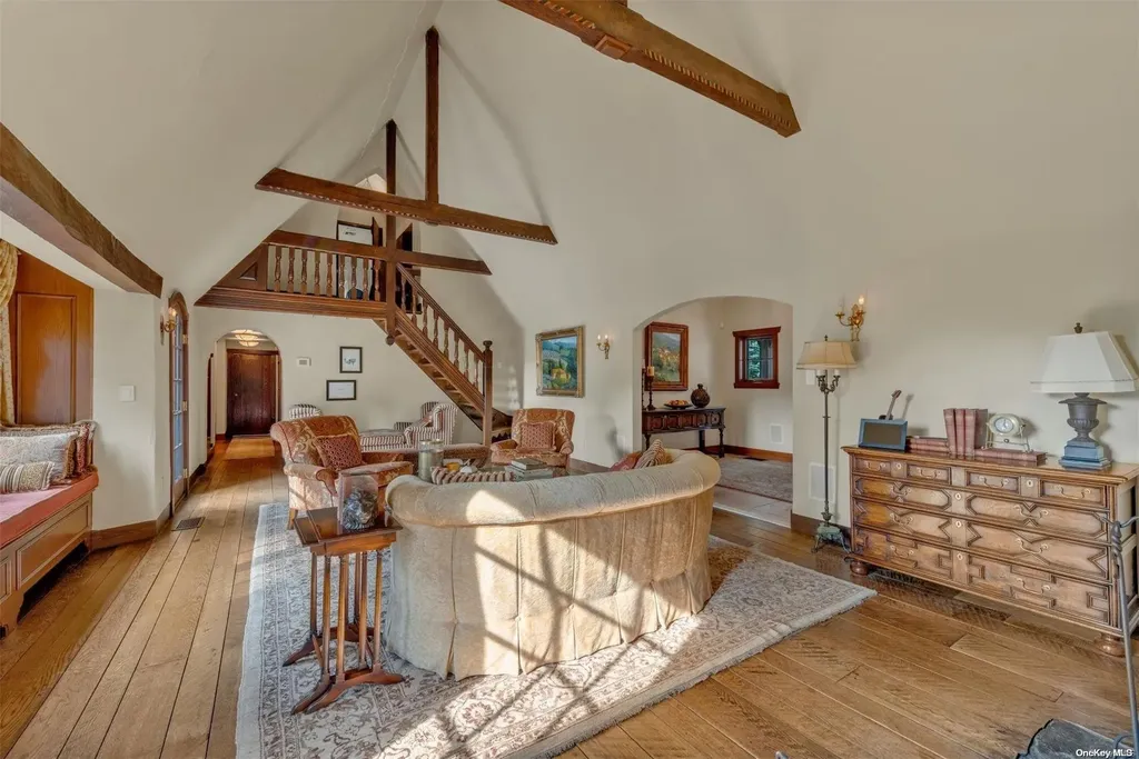 35 Amherst Road Great Neck NY 11021