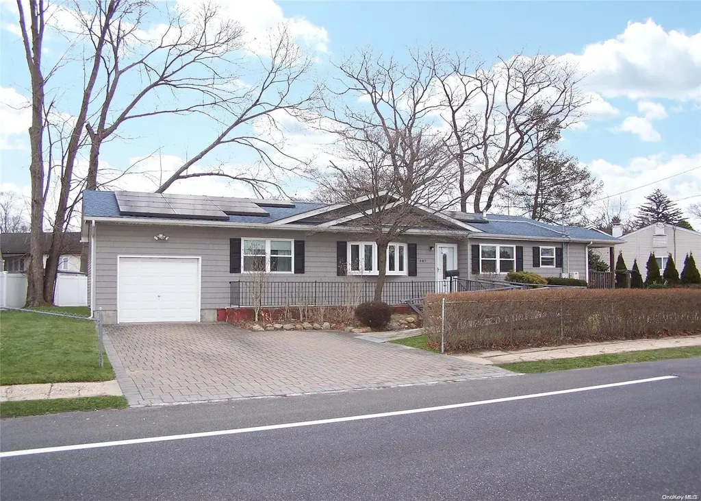 387 Commack Road Islip NY 11751