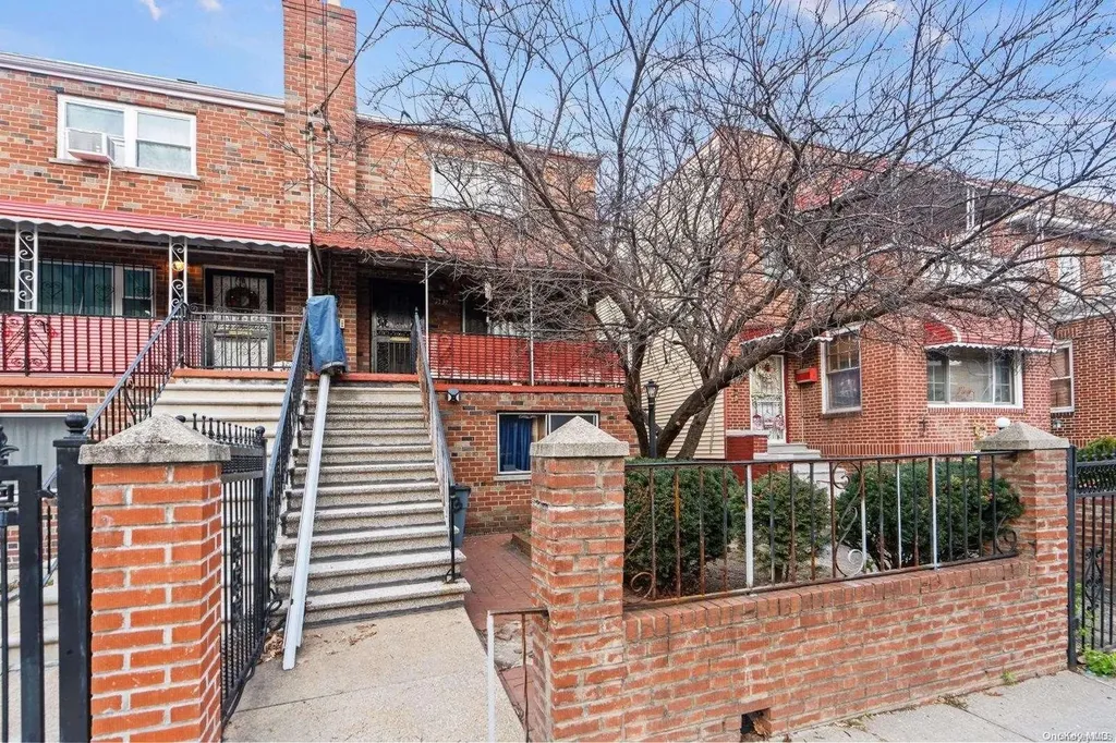 963 E 225th Street Bronx NY 10466