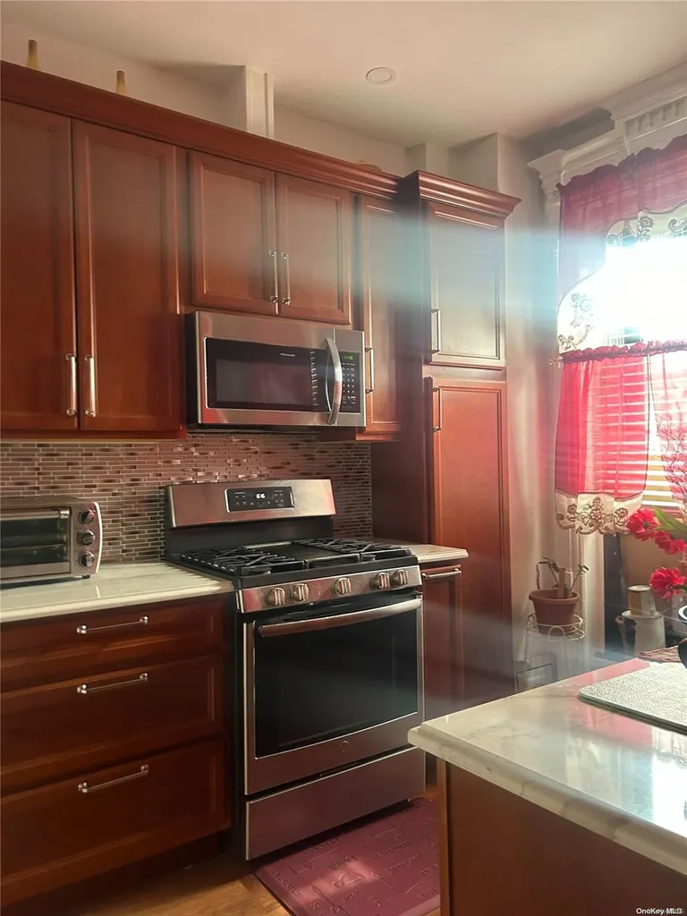 514 Monroe Street Brooklyn NY 11221