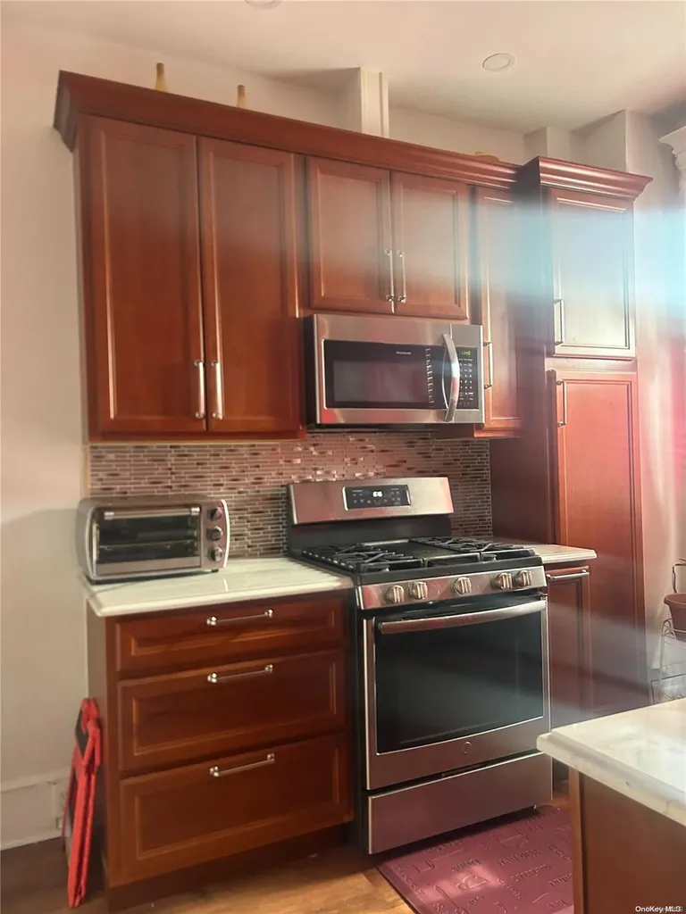 514 Monroe Street Brooklyn NY 11221