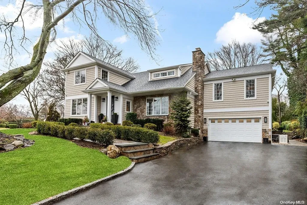 94 Bridge Road Manhasset NY 11030