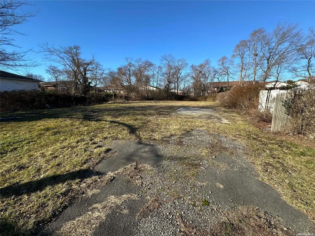 47 Tell Avenue Deer Park NY 11729