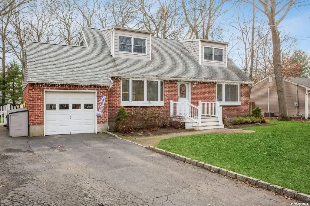52 Robinson Street Shoreham NY 11786