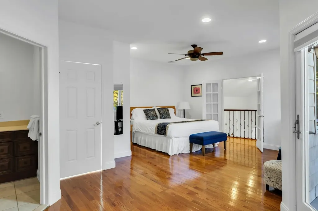 10 Bay Woods Drive Hampton Bays NY 11946