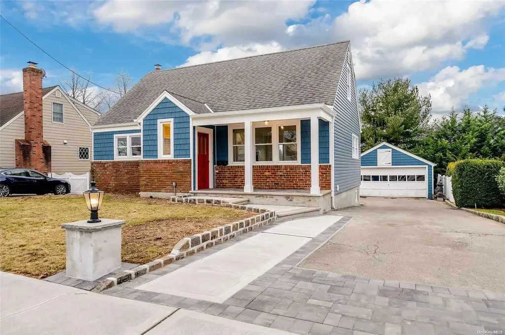39 Starks Place Lynbrook NY 11563