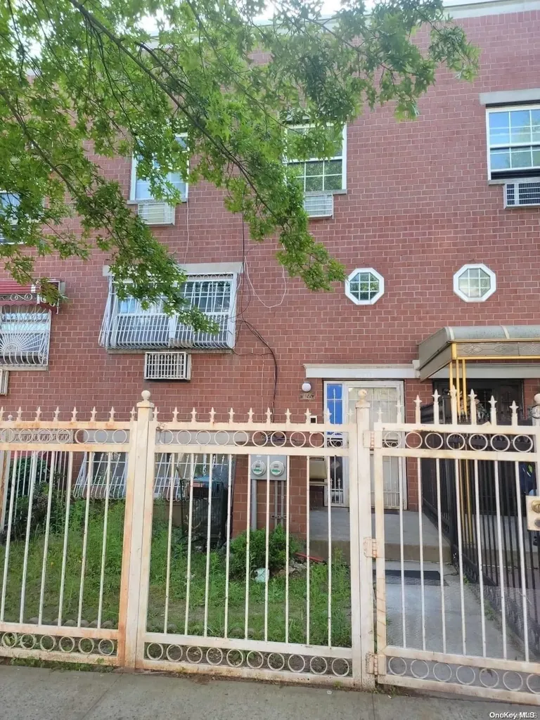 466 Howard Avenue Brooklyn NY 11233