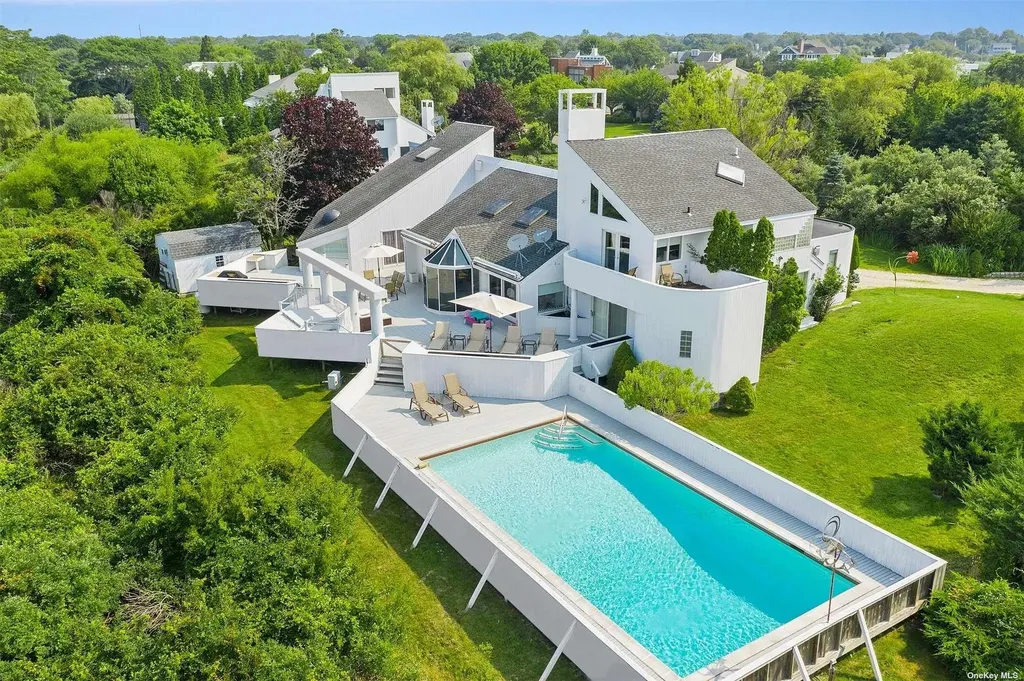 11 Watersedge Court Westhampton Beach NY 11978
